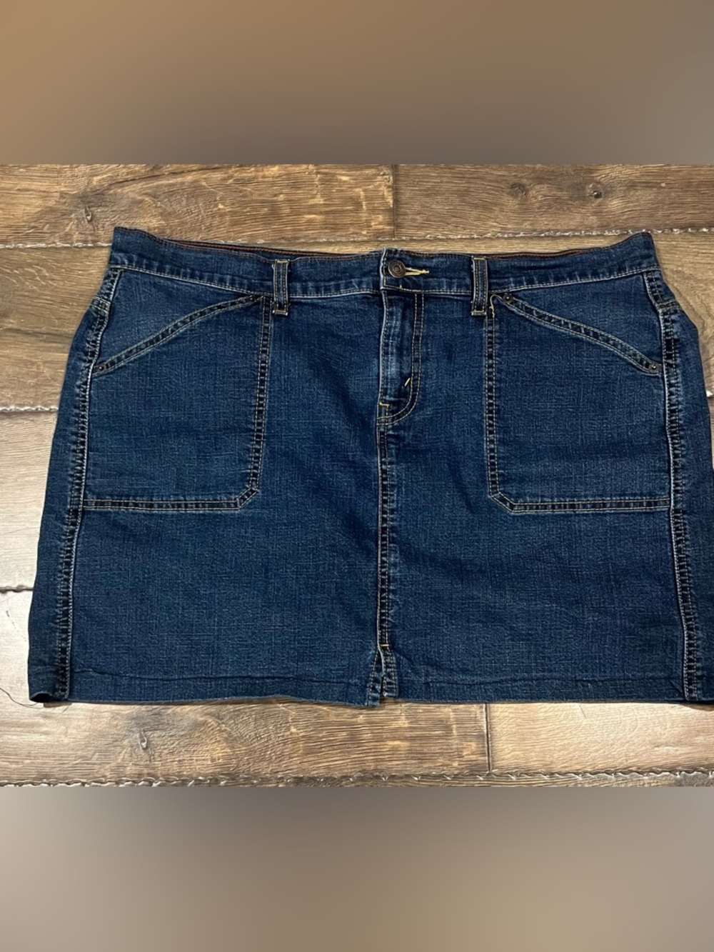 Levi’s Jean skirt size 16 EUC